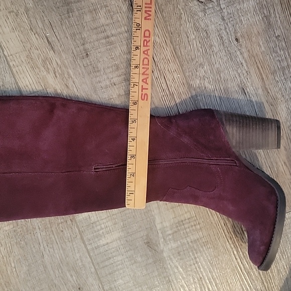Steve madden suede boots. Nwot. Never wore. 6.5m ( burgundy) - Picture 13 of 15